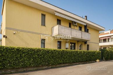TRILOCALE CON TAVERNA E CORTILE PRIVATO