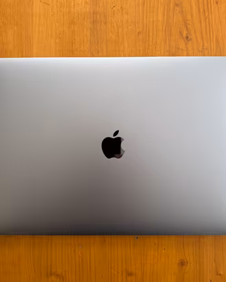 MacBook Pro 15” 2017 i7 3,1GHz 16GB RAM SSD 1TB