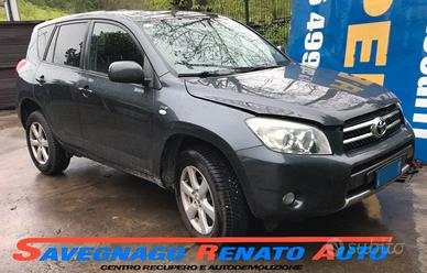 RICAMBI USATI TOYOTA RAV4 2.2 D-4D 100 KW 136 CV