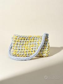 Borsa all’uncinetto in fettuccia