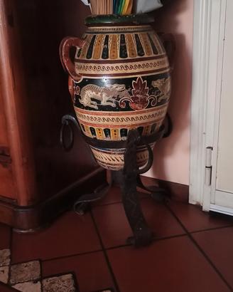 vaso con disegno etrusco 