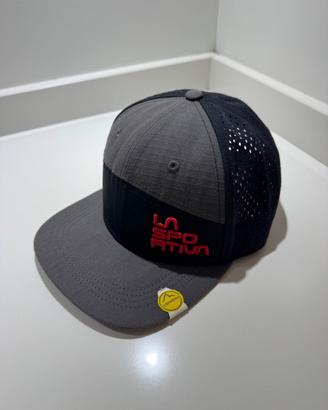Cappellino LaSportiva colore nero e grigio