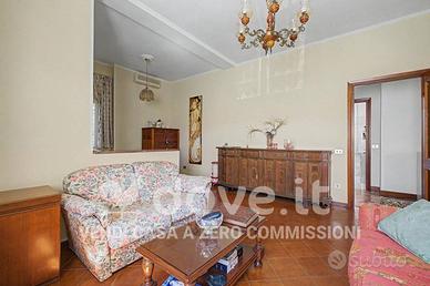 Appartamento di 110 m² con 3 locali e posto auto a