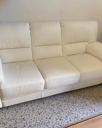 Divano Poltronesofà in perfetto stato anno 2024
