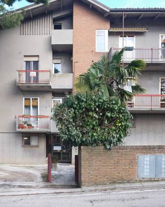 Appartamento di 177 m² con 4 locali e box auto a M
