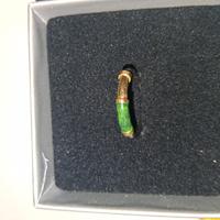 Anello in caucciù. Metà oro giallo e metà verde