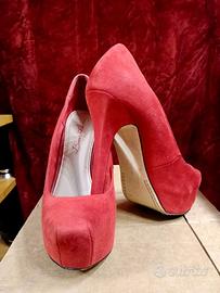 SCARPE ROSSE SCAMOSCIATE CON TACCO