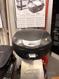 SUPERPROMO Givi BAULETTO V40NT TECH  Fume
