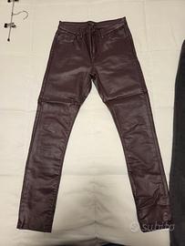 Pantalone simil pelle bordeaux