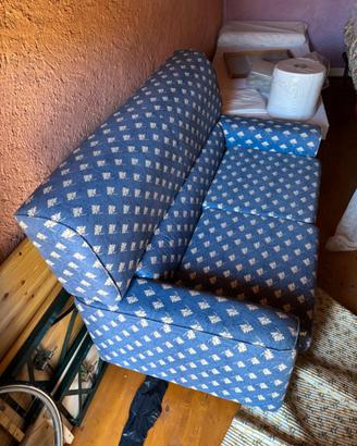 Divano 2 Posti Artigianale – Come Nuovo!