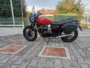 TRIUMPH  STREET TWIN  900  2020 KM 11800