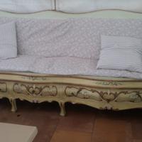 Panca in legno con cuscini