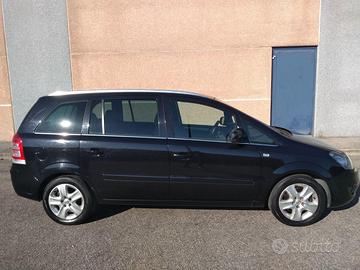 OPEL ZAFIRA 2011