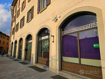 Immobile di 665 m² con più di 5 locali a Trescore 