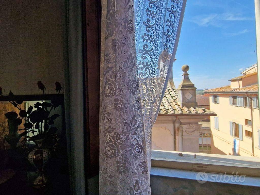 Appartamento di 160 m² con 3 locali e box auto a F - Vista 4