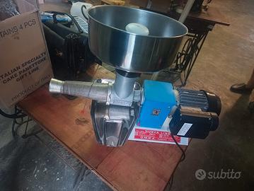 Torchio Elettrico per Pomodori OMRA – Modello 3 Pr