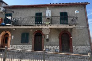 4 LOCALI A SERRONE