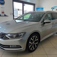 Volkswagen Passat Variant 2.0 TDI DSG Highline Blu