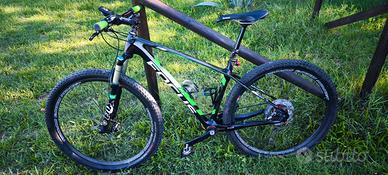 MTB Focus Raven 29 tutta in carbonio
