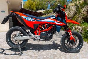 Ktm SMC R 690 2024