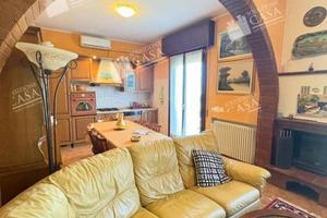 Appartamento di 95 m² con 4 locali e box auto a Ca