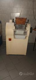 raffinatrice  a 2 rulli pasticceria 