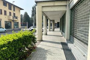 NEGOZIO A LISSONE