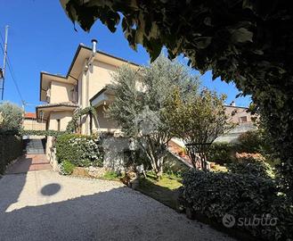 VILLA SINGOLA A AVEZZANO