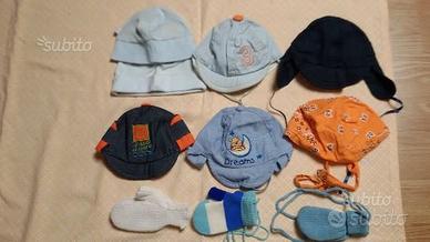 Bavaglini, cappellini e calzini 3 -6 mesi