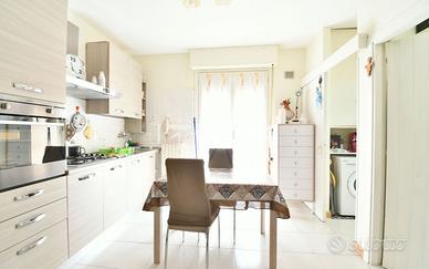 BILOCALE SECONDA FILA MARE ZONA FALERIENSE!!!