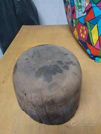 ceppo antico per modellare i cappelli 