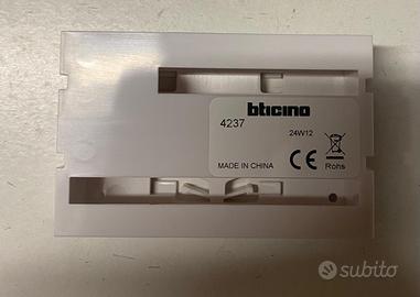 4237 Contenitore plastico di protezione