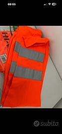 Due Pantaloni arancio fluo
