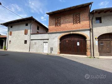 CASA DI CORTE A FLAIBANO