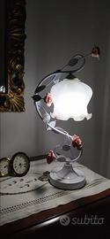Lampada da tavolo con rose