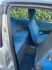  auto usata in perfette condizioni. trattabile 