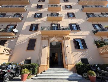 3 LOCALI A NAPOLI