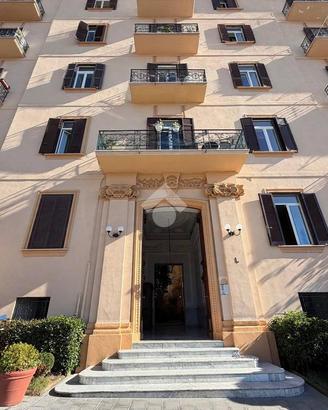 3 LOCALI A NAPOLI