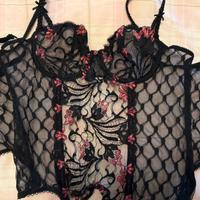 Lingerie di lusso nuova