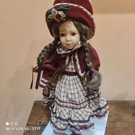 Bambola in porcellana