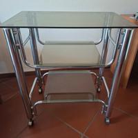 Carrello in vetro con ruote