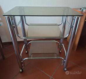 Carrello in vetro con ruote