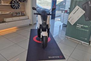 SILENCE S01 e-scooter 5.6kWh L3e Veicolo nuovo A K
