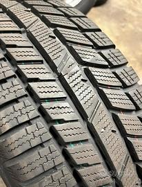 Gomme invernali Toyo 235/65 r17 + cerchi JLR