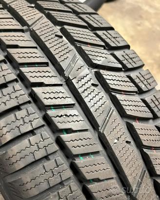Gomme invernali Toyo 235/65 r17 + cerchi JLR