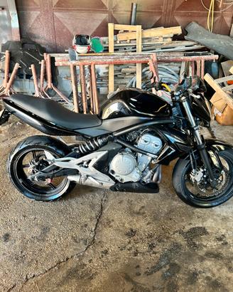 Kawasaki ER-6n 650 –nessun lavoro da fare