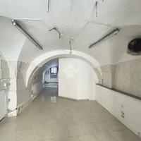 NEGOZIO A SARZANA