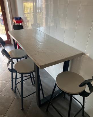 Tavolo alto