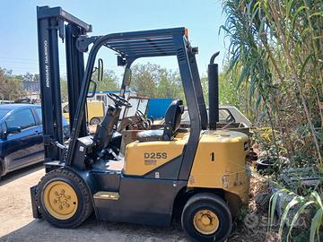 Carrello Doosan Daewoo D25S-3, Anno 2006