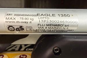 Barre portatutto universali per auto.